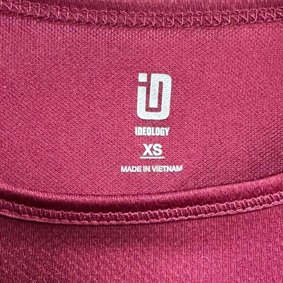 NWT Macy's x Ideology Lightweight Textured Short Sleeve Activewear Tee Maroon XS - Picture 9 of 13